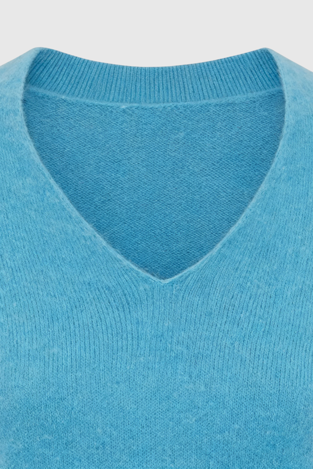 Cashmere V-Neck Sweater | Seamless, Slim Fit